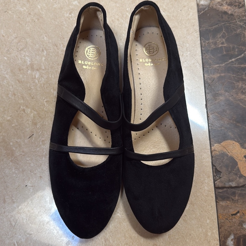 Stunning Velvet Blublonc ballet flats